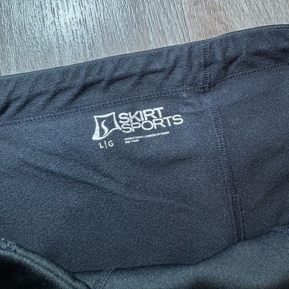 Skirt Sports Skirt With Attached Legging - Picture 7 of 9